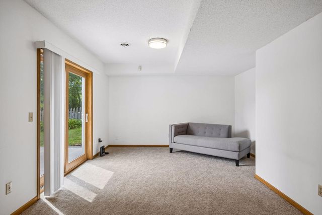 16005 22nd Avenue N, Plymouth, MN 55447