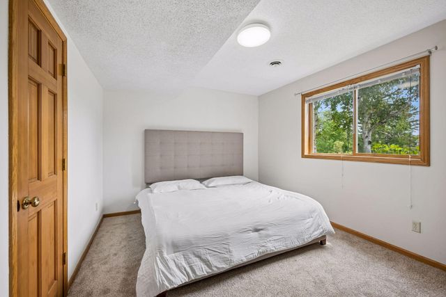 16005 22nd Avenue N, Plymouth, MN 55447