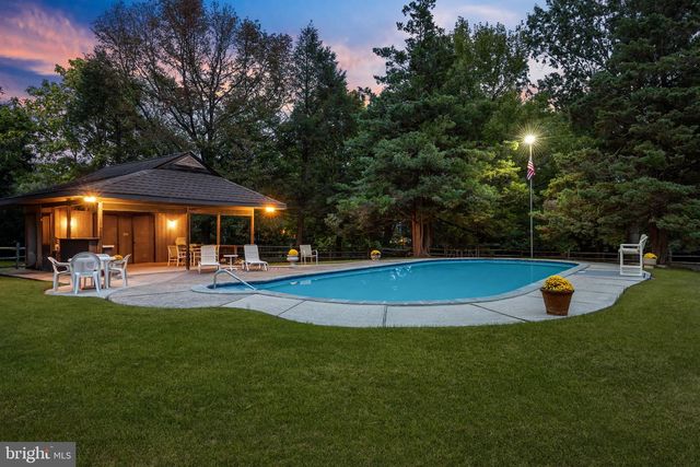 800 PLYMOUTH RD, Gwynedd Valley, PA 19437