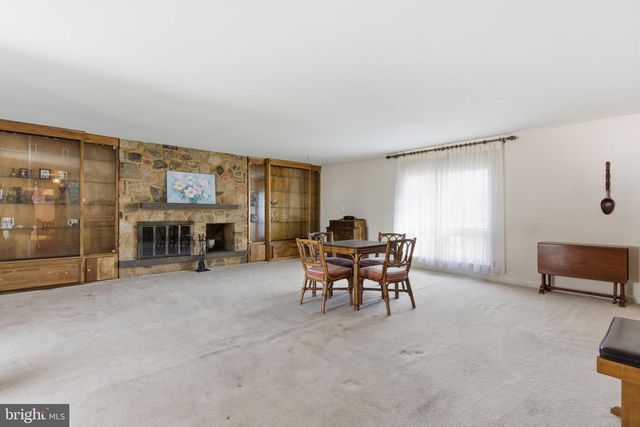 800 PLYMOUTH RD, Gwynedd Valley, PA 19437