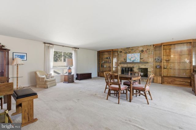 800 PLYMOUTH RD, Gwynedd Valley, PA 19437