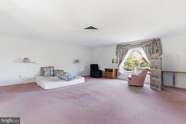 800 PLYMOUTH RD, Gwynedd Valley, PA 19437