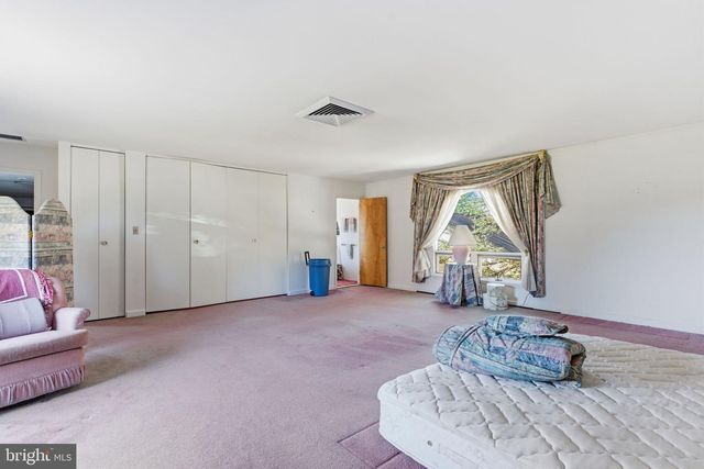 800 PLYMOUTH RD, Gwynedd Valley, PA 19437