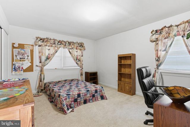 800 PLYMOUTH RD, Gwynedd Valley, PA 19437