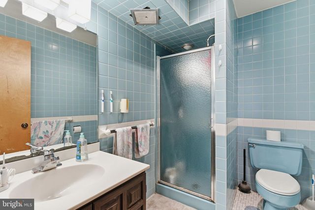 800 PLYMOUTH RD, Gwynedd Valley, PA 19437