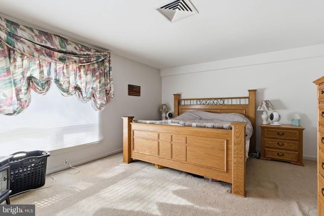 800 PLYMOUTH RD, Gwynedd Valley, PA 19437