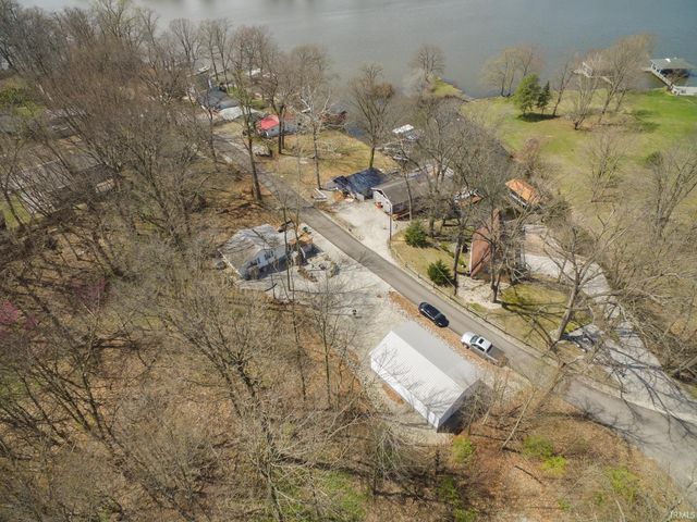 10977 N Lower Lakeshore Drive, Monticello, IN 47960