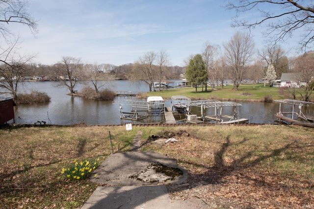 10977 N Lower Lakeshore Drive, Monticello, IN 47960