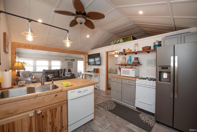 10977 N Lower Lakeshore Drive, Monticello, IN 47960