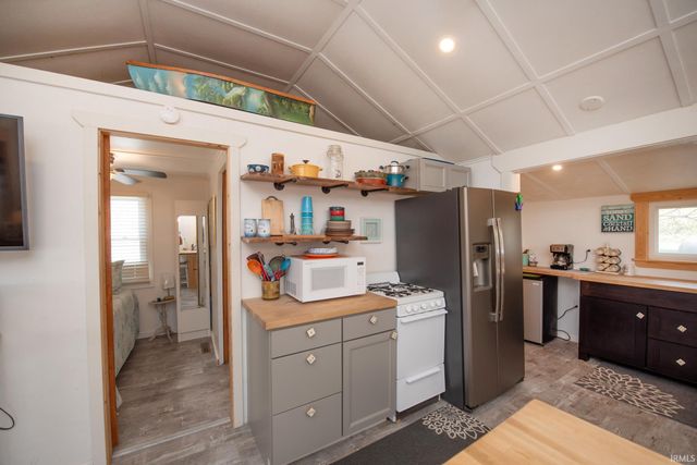 10977 N Lower Lakeshore Drive, Monticello, IN 47960