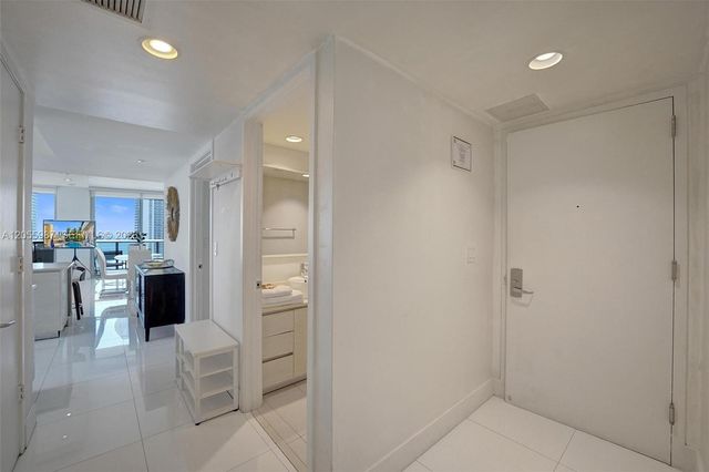 2600 E Hallandale Beach Boulevard T1902, Hallandale Beach, FL 33009