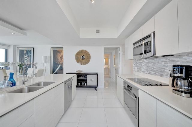 2600 E Hallandale Beach Boulevard T1902, Hallandale Beach, FL 33009