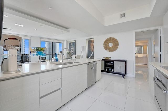 2600 E Hallandale Beach Boulevard T1902, Hallandale Beach, FL 33009