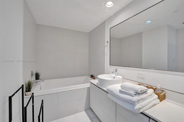 2600 E Hallandale Beach Boulevard T1902, Hallandale Beach, FL 33009