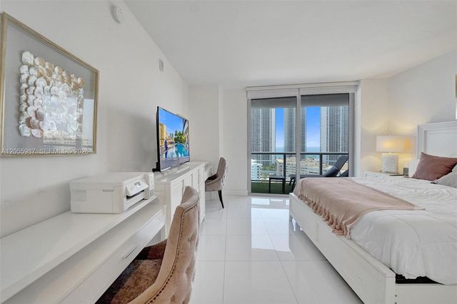 2600 E Hallandale Beach Boulevard T1902, Hallandale Beach, FL 33009
