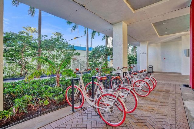 2600 E Hallandale Beach Boulevard T1902, Hallandale Beach, FL 33009
