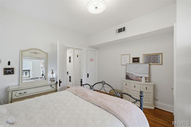 6306 Southwood Avenue 3E, Clayton, MO 63105