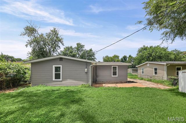 140 Saint Thomas Lane, Cahokia, IL 62206