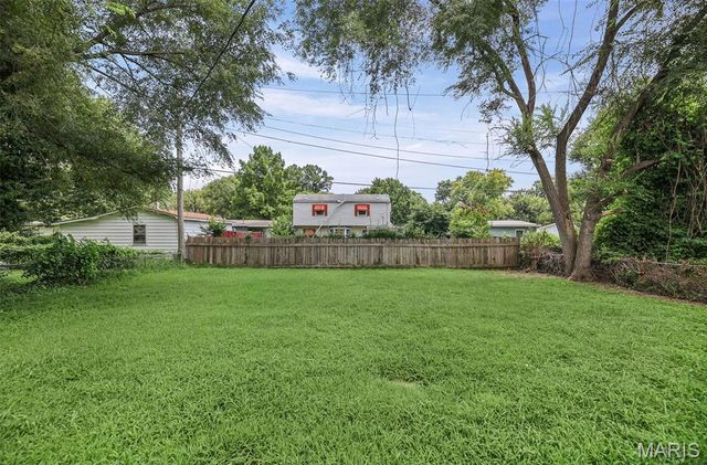 140 Saint Thomas Lane, Cahokia, IL 62206
