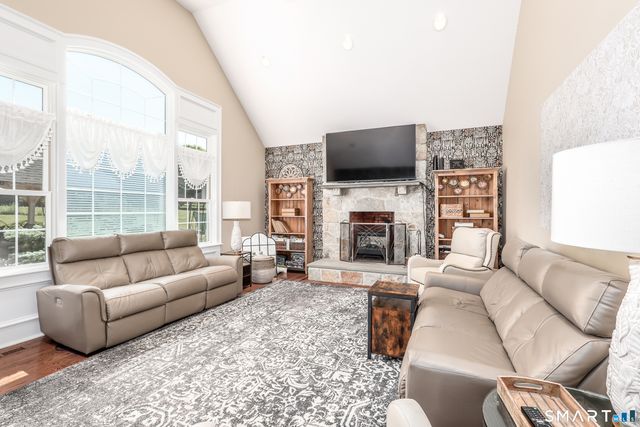 1 Kiara Court, New Milford, CT 06776