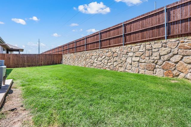 1217 Southwark Drive, Justin, TX 76247