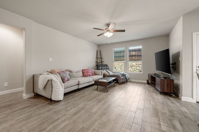 1217 Southwark Drive, Justin, TX 76247