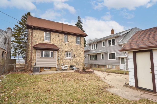 1112 S 77th STREET, West Allis, WI 53214