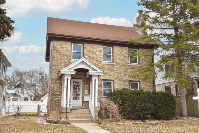 1112 S 77th STREET, West Allis, WI 53214