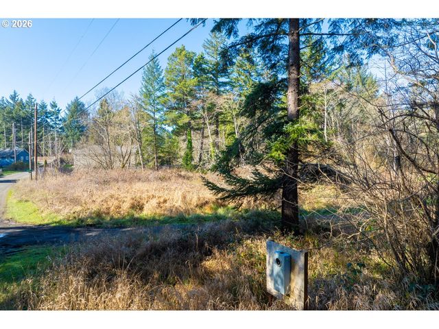 93619 DRIFTWOOD INN Ln, North Bend, OR 97459