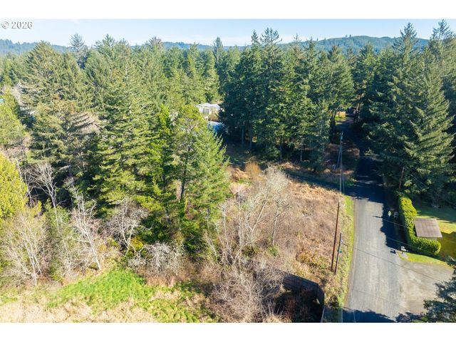 93619 DRIFTWOOD INN Ln, North Bend, OR 97459