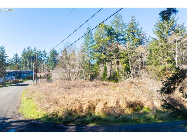 93619 DRIFTWOOD INN Ln, North Bend, OR 97459