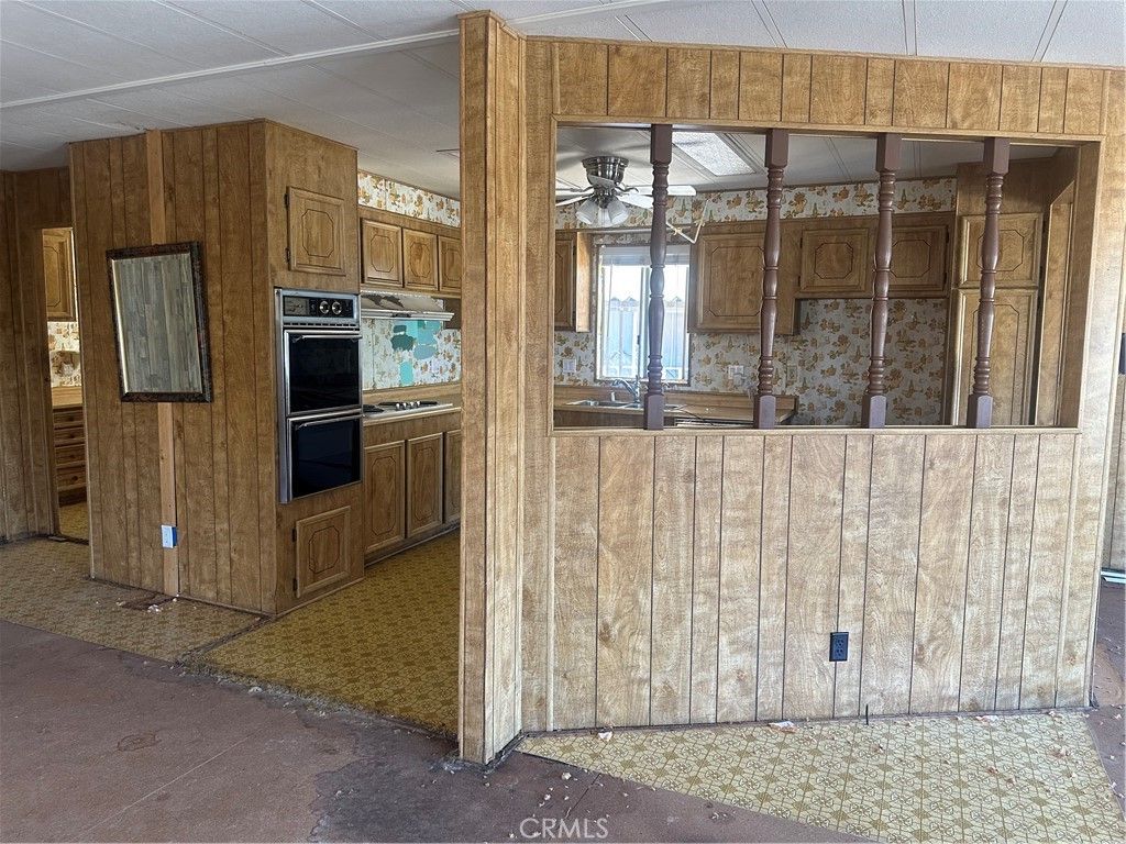 Image 3 of property listing at 3663 Buchanan 13, Riverside, CA 92503