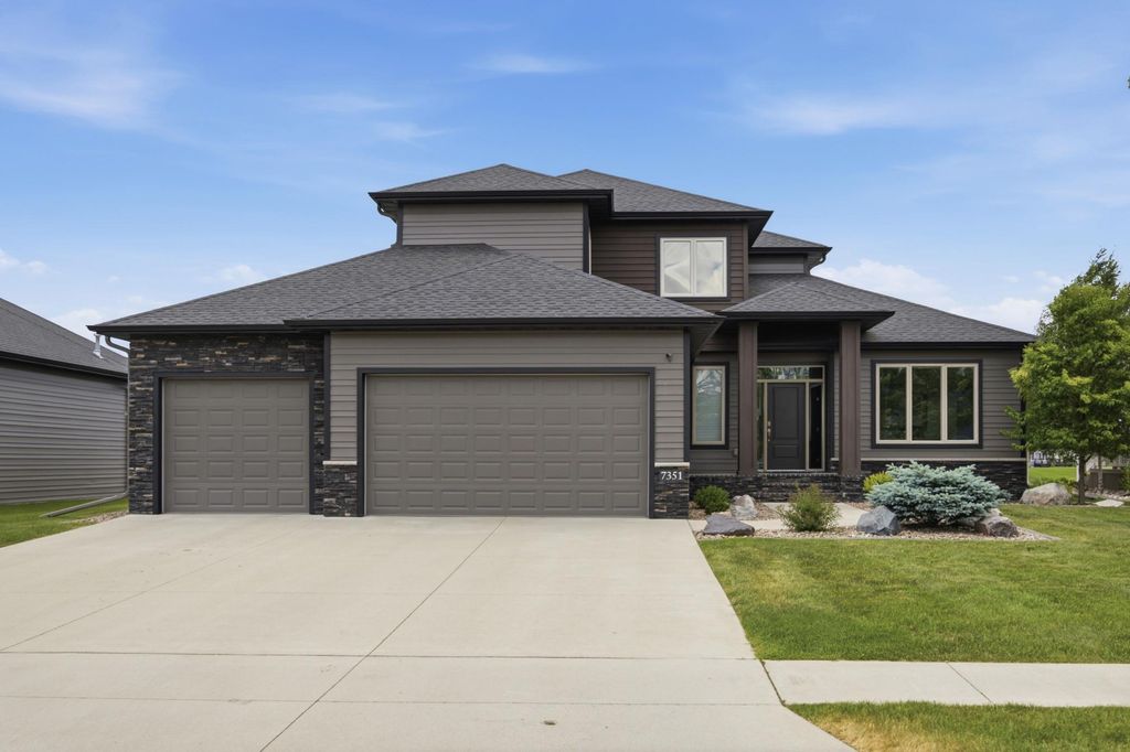 7351 14th Street S, Fargo, ND 58104
