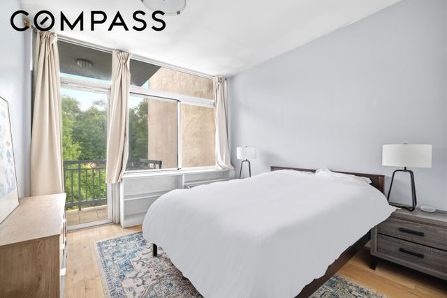 171 Henry St Apt 3A, New York City, NY 10002