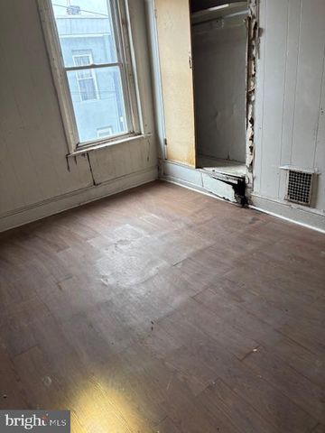 2323 GREENWICH ST, Philadelphia, PA 19146