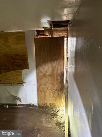 2323 GREENWICH ST, Philadelphia, PA 19146