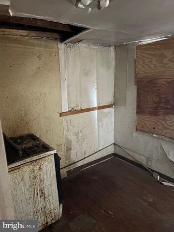 2323 GREENWICH ST, Philadelphia, PA 19146