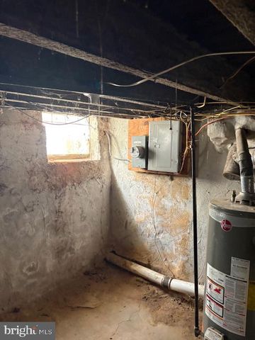 2323 GREENWICH ST, Philadelphia, PA 19146