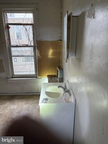 2323 GREENWICH ST, Philadelphia, PA 19146