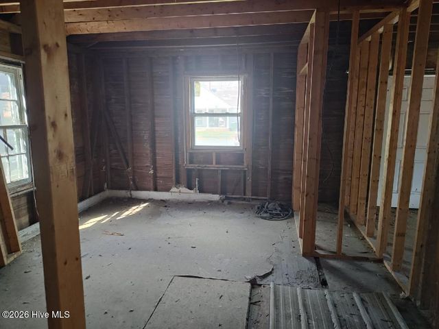 317 E Peyton Avenue, Kinston, NC 28501