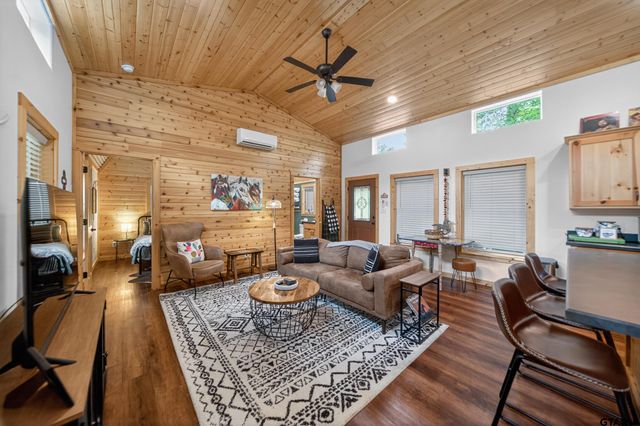 311 County Road 2724, Mineola, TX 75773