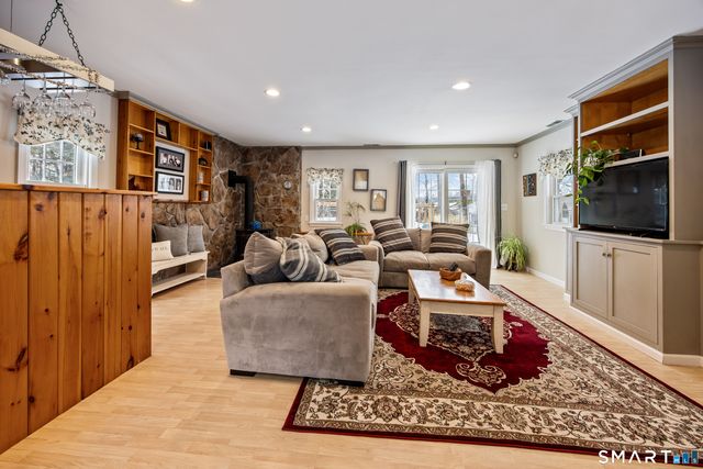 1023 King Road, Cheshire, CT 06410