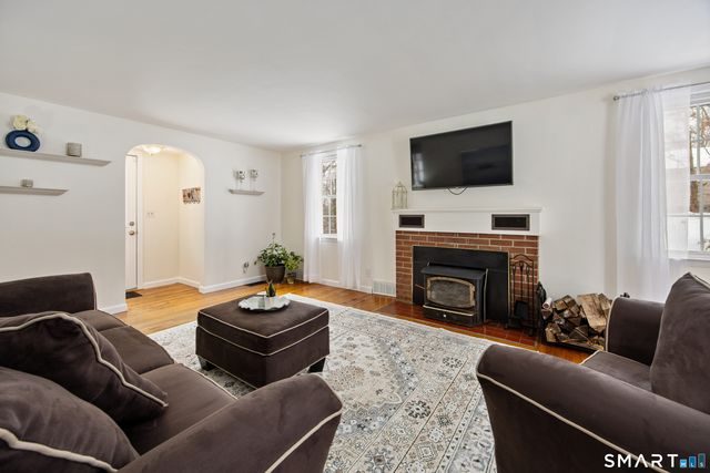 1023 King Road, Cheshire, CT 06410