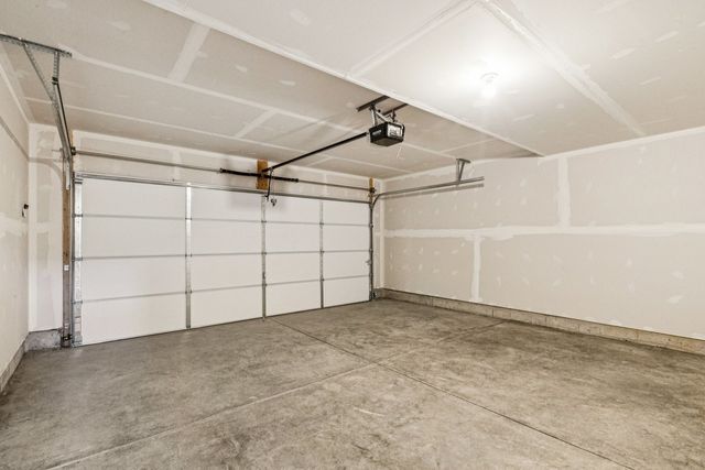 879 Briar Glen Court, Hampshire, IL 60140