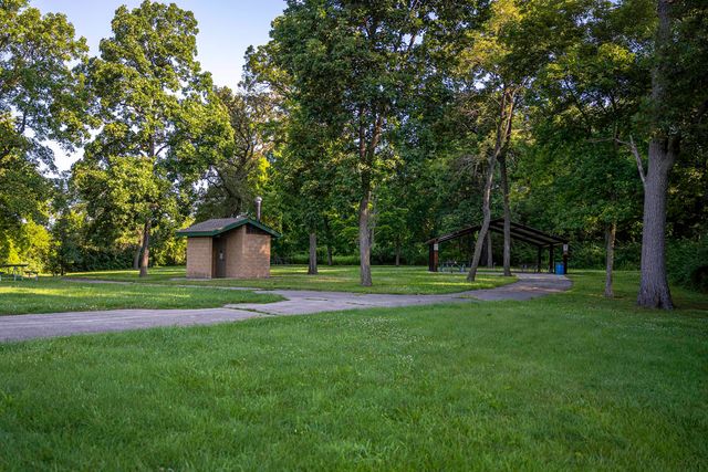 879 Briar Glen Court, Hampshire, IL 60140