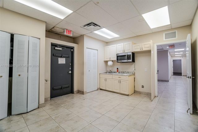 1001 NW 72nd St, Miami, FL 33150