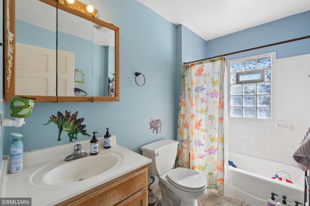 2203 Chicago Avenue, Minneapolis, MN 55404