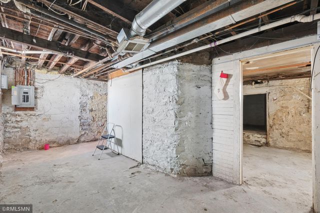 2203 Chicago Avenue, Minneapolis, MN 55404