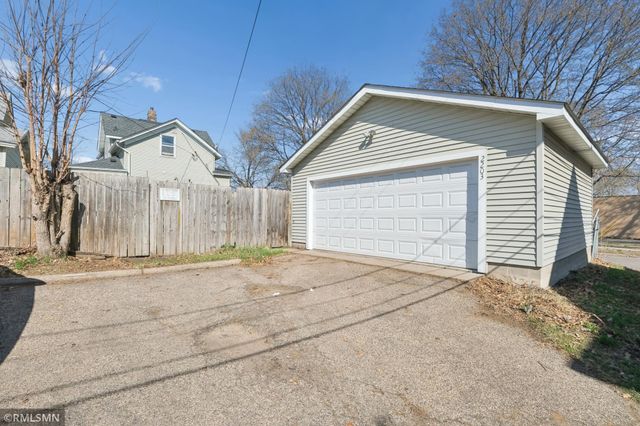 2203 Chicago Avenue, Minneapolis, MN 55404