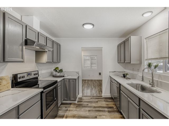 9002 Ne PRESCOTT St, Portland, OR 97220